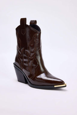 Koyu Kahverengi Cilt Metal Aksesuar Detayl? Kad?n Premium Kovboy Bot TAKAW26BO00090