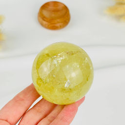 Шар из Цитрина на подставке - Радуга самоцветов фото 2