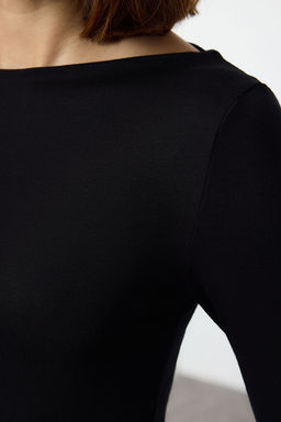 Siyah Viskon/Yumusak Kumasl? Asimetrik Esnek Orme Bluz TWOAW25BZ00233