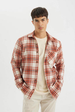 Рубашка стандартного кроя с воротником-поло и длинными рукавами