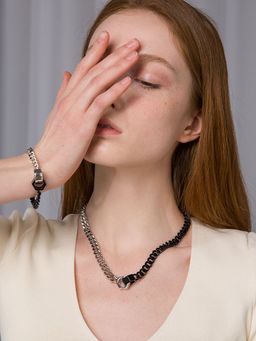 Браслет с замком в виде двух гаек - Модные истории фото 3