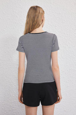 Siyah Duz-Siyah Cizgili 2li Paket Havuz Yaka Vucuda Oturan Fitlli Esnek Orme Bluz TWOSS25BZ00512 - Trendyolmilla фото 4