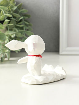 Сувенир полистоун подставка для телефона "Зайка с шейным красным платком" 6,5х9х8,5 см