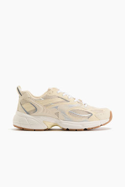 Zapatillas deportivas con suela gruesa