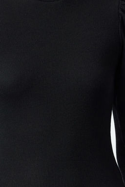 Siyah Fitted/Vucuda Oturan Dik Yaka Balon Kollu Fitilli Esnek Orme Bluz TWOAW25BZ00077