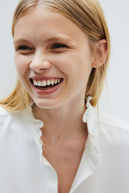 Blusa con ribetes de volante - H&m фото 3