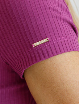 D49.104 Футболка женская пурпурный