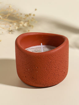 Свеча в вулканическом подсвечнике "Изгиб" персиковая 8,3х8,5х7 см