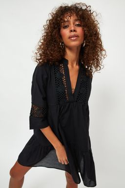 TRENDYOLMILLA Siyah Dokuma %100 Pamuk Dantelli Mini Plaj Elbisesi TBESS20EL0854  фото 7