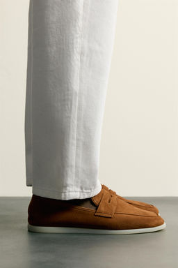 MOCAS?N PIEL CASUAL / Naranja Caldera