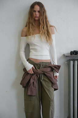 TOP PUNTO OFF SHOULDER / Crudo