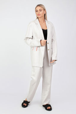 Брюки прямого силуэта. С посадкой на талии. Карманы в боковом шве.