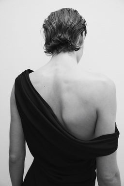 Vestido drapeado de un hombro - H&m фото 4