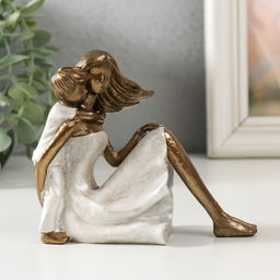 Фигурка полистоун «Мама с сыном - объятия», 13.5×6×11.5 см