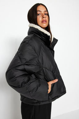 TRENDYOLMILLA Siyah Oversize Pelus Yaka Detayl? Su Itici Sisme Mont TWOAW24MO00008 фото 10