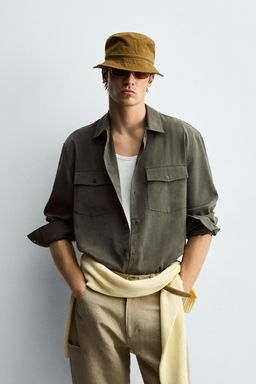 CAMISA FLUIDA RELAXED FIT BOLSILLOS / Khaki oscuro - Zara фото 2