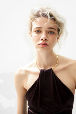 Top halter con detalle met?lico tipo collar - H&m фото 6