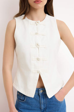Koyu Mavi Dugme Detayl? Fitted 100% Pamuk Denim Yelek TWOSS26YE00004 - Trendyolmilla фото 9