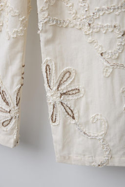 STRAIGHT FIT TROUSERS WITH EMBROIDERED FLOWERS - Zara фото 4