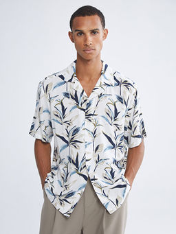 Regular Fit Resort Yaka Desenli Viskon Erkek G?mlek