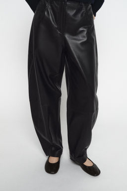 ZW COLLECTION LIMITED EDITION LEATHER BARREL TROUSERS - Zara фото 3