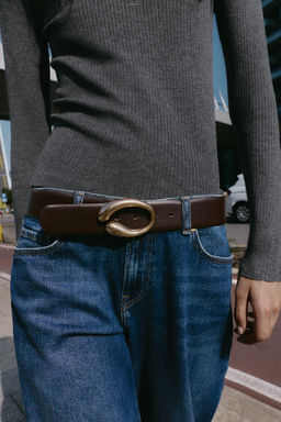 LEATHER BELT WITH OVAL BUCKLE