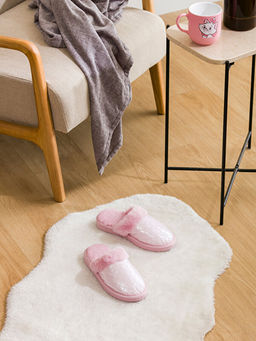 Pel?? Kad?n Ev Terli?i