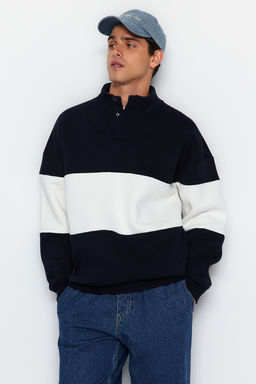 TRENDYOL MAN Siyah Oversize/Genis Kesim C?tc?tl? Renk Ici Polar Pamuklu Sweatshirt TMNAW24SW00160