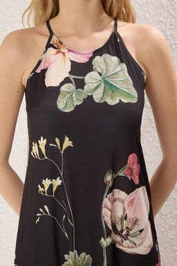 TRENDYOLMILLA Siyah Soyut Halter Yaka A-line/Can Ac?lan Esnek Maxi Orme Kalem Elbise TWOSS24EL00558 фото 17