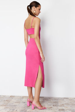 TRENDYOLMILLA Fusya Cut Out Detayl? Y?rtmacl? Vucuda Oturan Ask?l? Midi Esnek Orme Kalem Elbise TWOSS24EL00139  фото 6