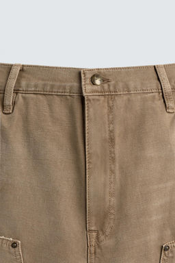 BERMUDA RELAXED FIT BOLSILLO CARPINTERO / Arena