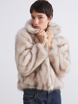 Dik Yaka Kad?n K?rk Mont