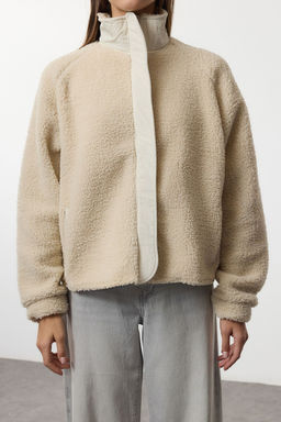 TRENDYOLMILLA Tas Pelus Regular/Normal Kal?p Dokuma Garnili Fermuarl? Kal?n Orme Sweatshirt TWOAW25SW00139