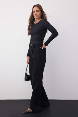 Wardrobe Essentials Siyah Yuksek Bel Kus Gozu Detayl? Kemerli Wide Leg Palazzo Jeans TWOAW26JE00098 - Trendyolmilla фото 2