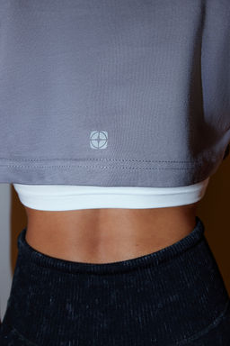 TRENDYOLMILLA Siyah Beyaz %100 Pamuklu 2 Katmanl? Reflektor Bask?l? Crop Orme Spor T-Shirt THMSS24TS00001 фото 4