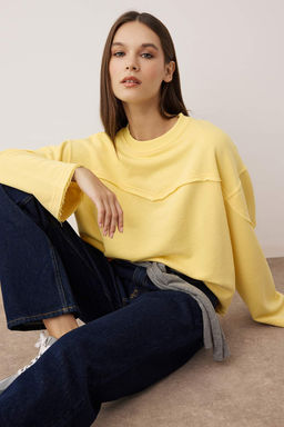 Ac?k Sar? Kal?n Sardonsuz Ispanyol Kol Dikis Detayl? Relaxed Orme Sweatshirt TWOAW26SW00110