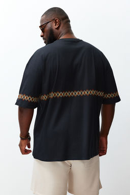 TRENDYOL MAN Buyuk Beden Siyah Oversize/Genis Kesim %100 Pamuklu Etnik Nak?sl? Rahat T-Shirt TMNSS24BF00008 - Trendyolmilla фото 6