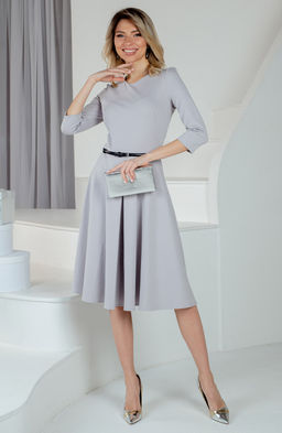 Романтичное платье светло-серый