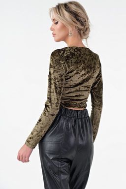 Топ бархатный укороченный с длинными рукавами зеленый