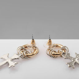 Серьги со стразами Крестики с колечками, цвет серебряно-золотой - Queen fair фото 2