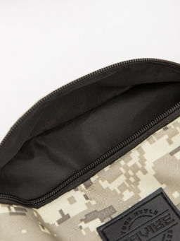 V48 000 02 Сумка поясная