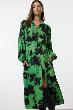 Trendyolmilla Yesil Cicekli Genis Kal?p Kollar? Dikis Detayl? Premium Kumas Maxi Gomlek Elbise TWOAW25EL00512 фото 7