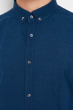 Indigo Dugmeli Yaka Apoletli Slim Fit Uzun Kollu %100 Pamuklu Keten Gorunumlu Gomlek TMNSS20GO0189
