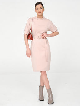 Платье с вырезом по спинке