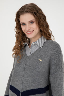 Kad_n Gri Melanj V Yaka Triko Kazak