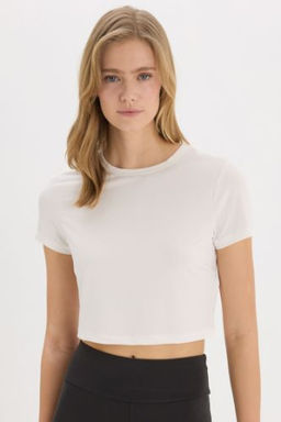 DeFactoFit Crop Top Bisiklet Yaka Basic Duz Sporcu K?sa Kollu Tisort