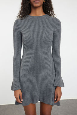 TRENDYOLMILLA Antrasit Mini Triko A-Line Formda Elbise TWOAW25EL00030 фото 17