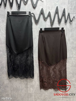 Шелковая юбка с кружевом