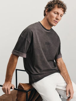 Футболка с эффектом garment dye / Zarina