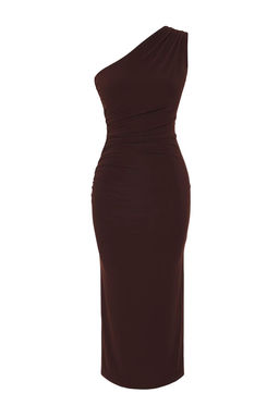 Kahverengi Tek Omuzlu Drapeli Fitted/Vucuda Oturan Esnek Orme Midi Kalem Elbise TWOSS24EL00100